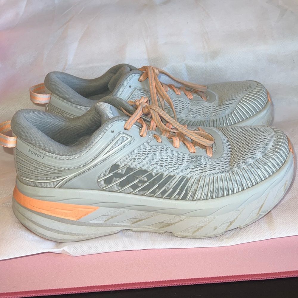 🏃🏻‍♀️ HOKA BONDI 7 IN GREY AND CREAMSICLE ORANGE 🏃🏻‍♀️
